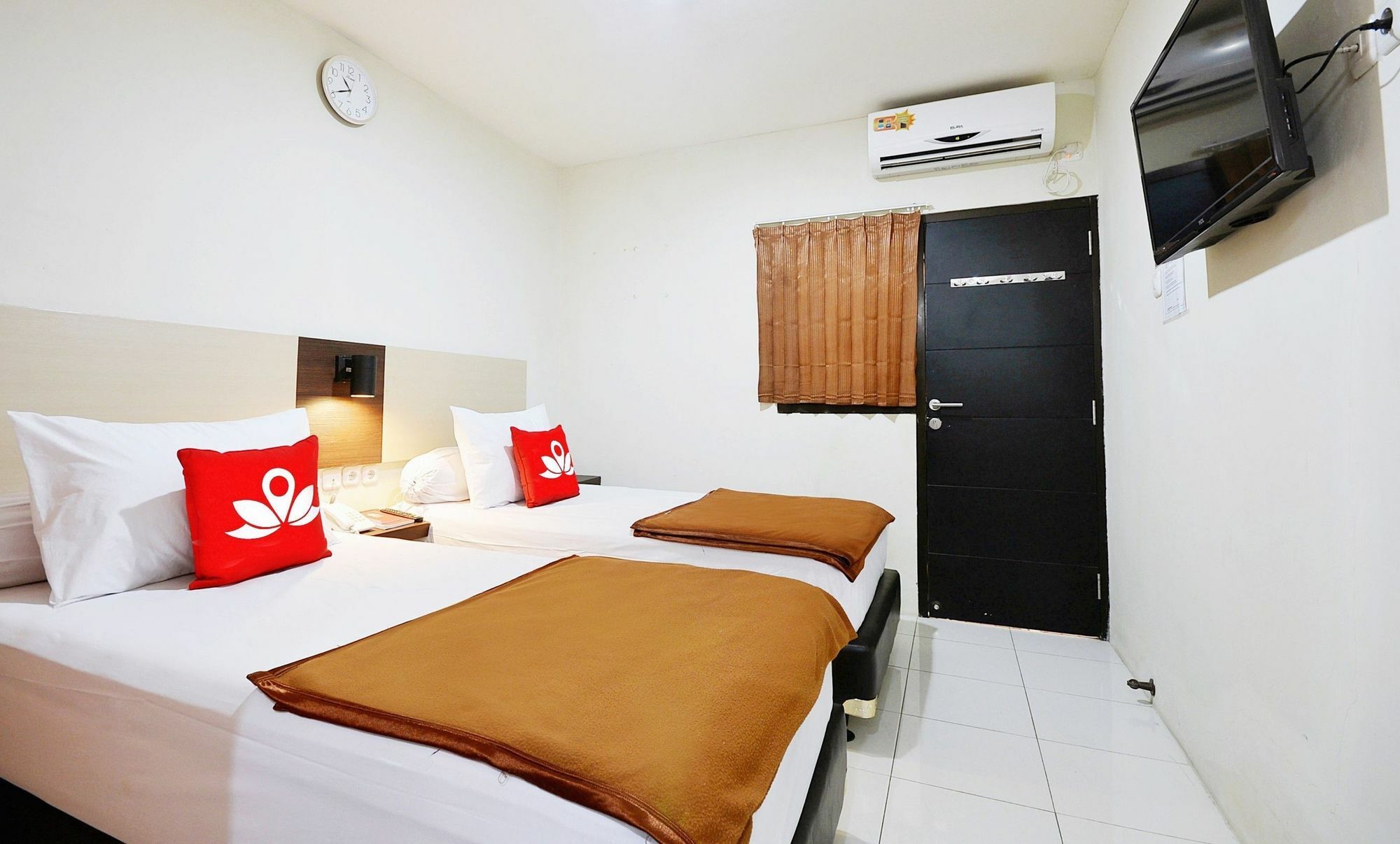 Zen Rooms Kuningan Syariah Джакарта Екстериор снимка