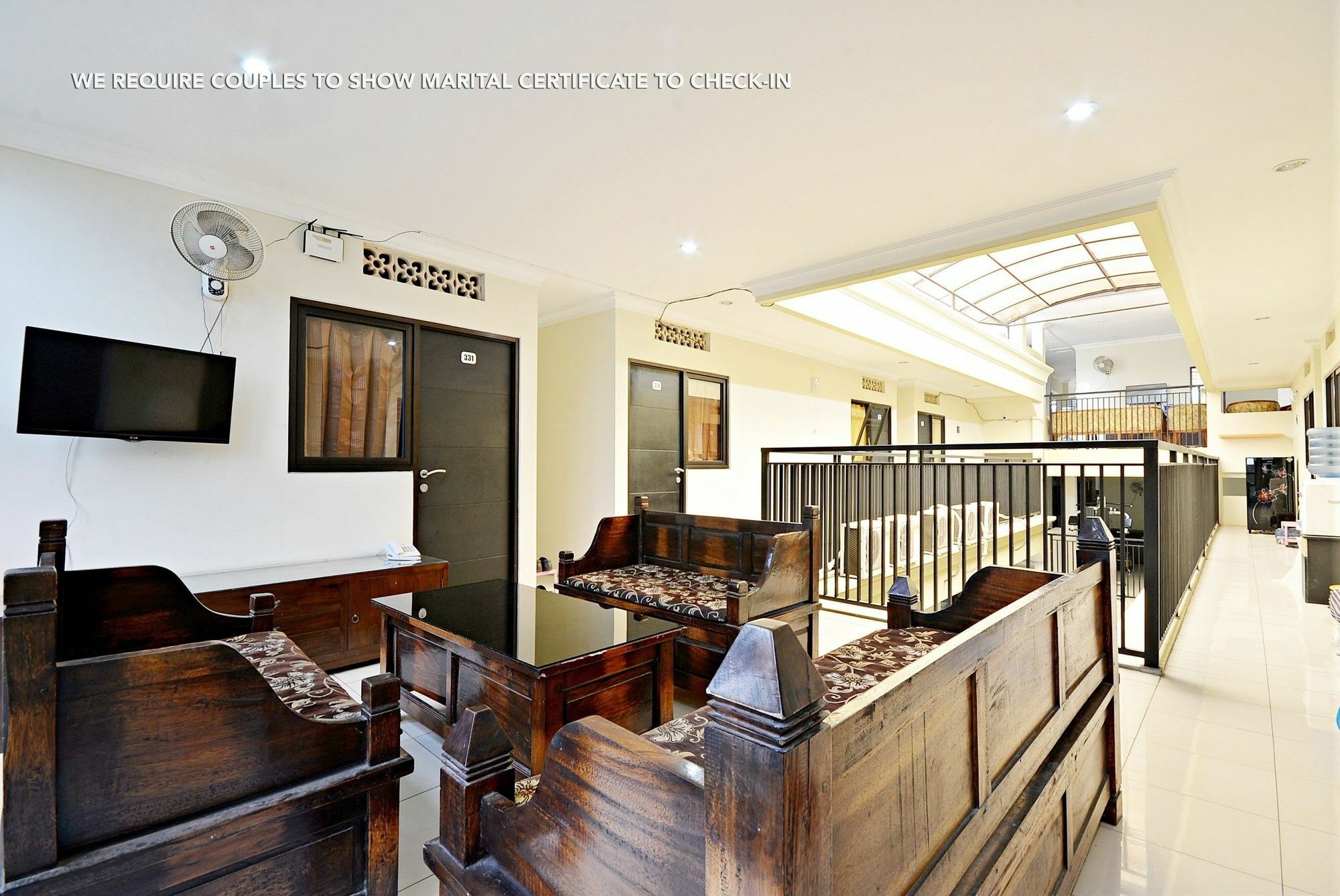 Zen Rooms Kuningan Syariah Джакарта Екстериор снимка
