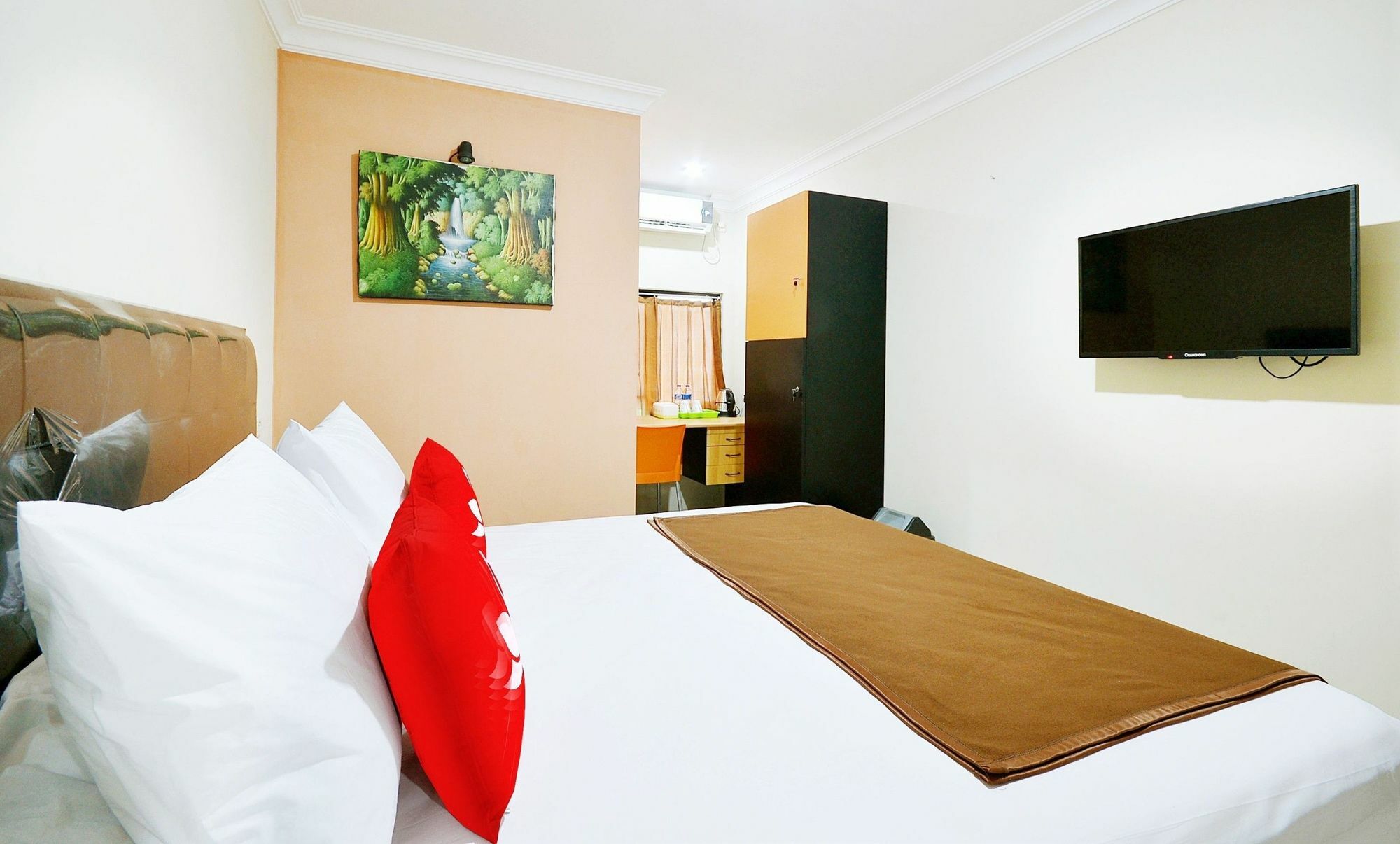 Zen Rooms Kuningan Syariah Джакарта Екстериор снимка