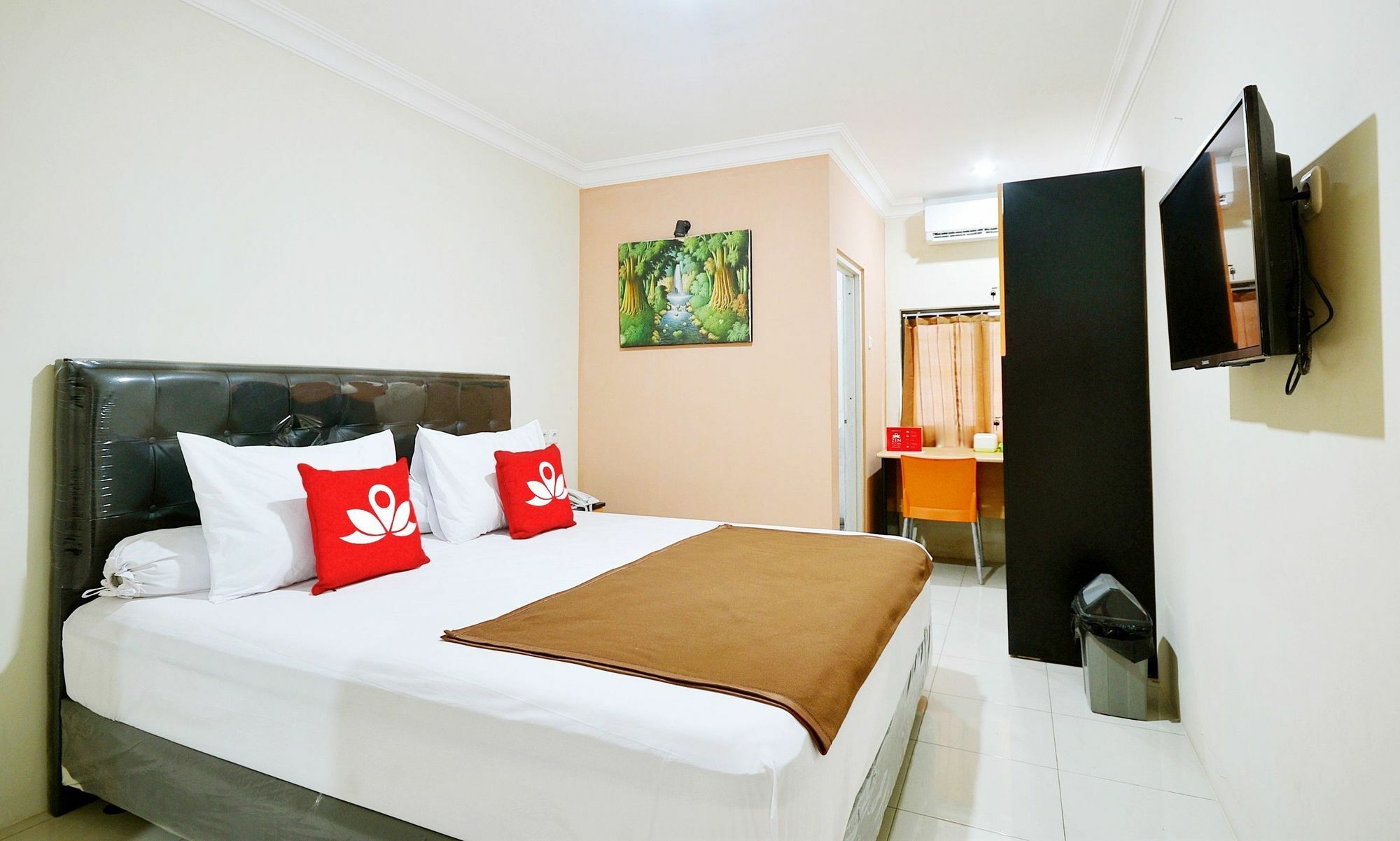 Zen Rooms Kuningan Syariah Джакарта Екстериор снимка