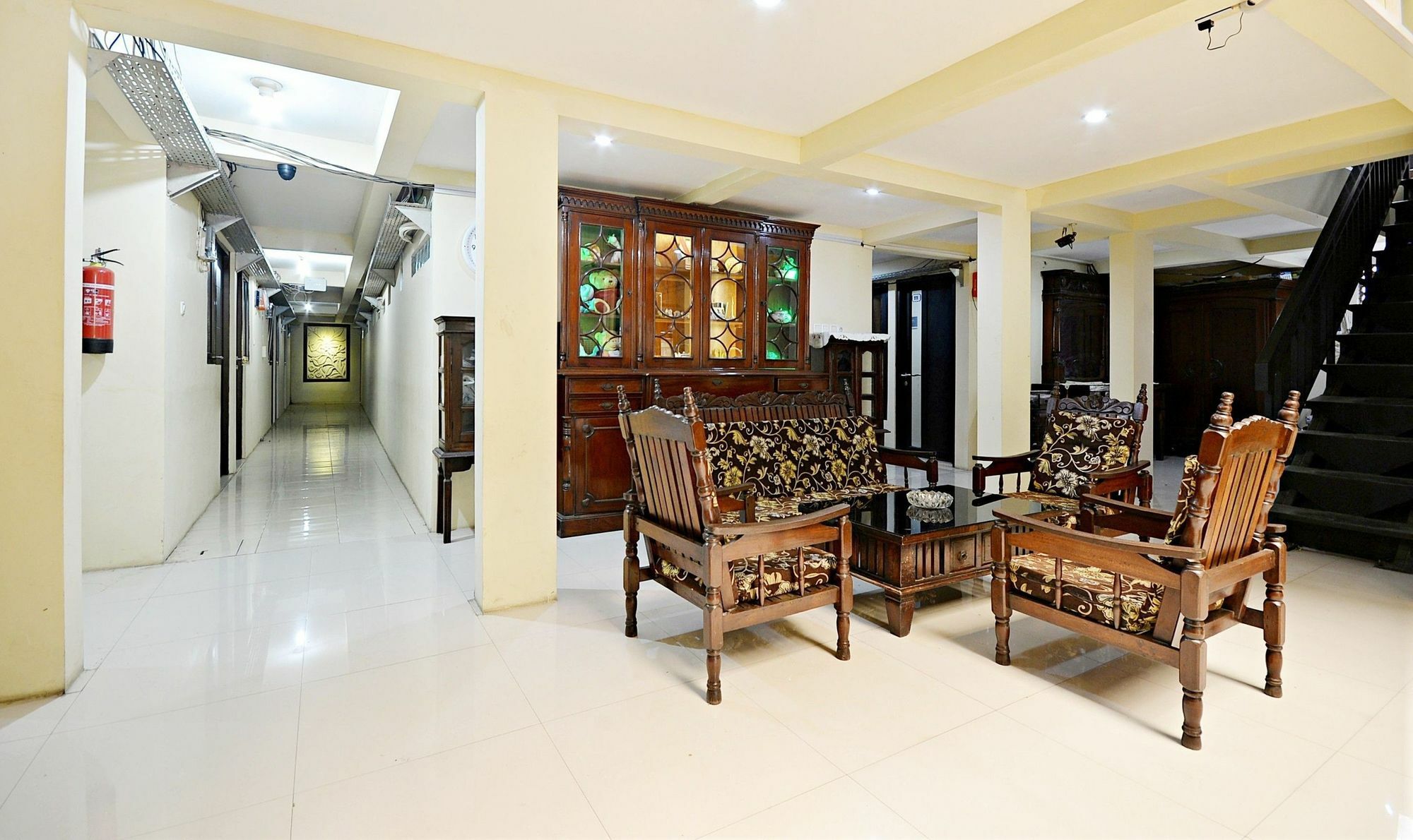 Zen Rooms Kuningan Syariah Джакарта Екстериор снимка